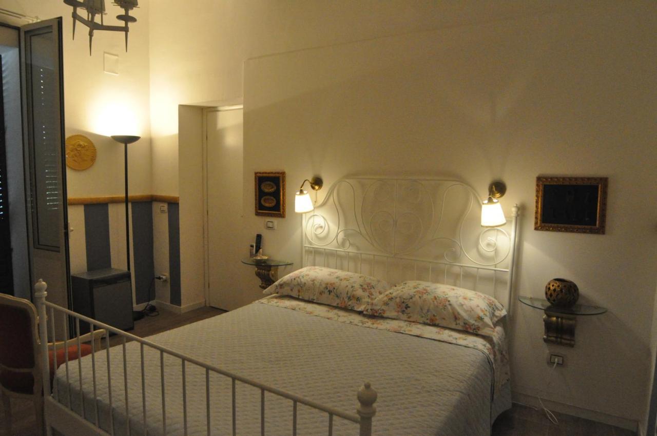 Brenta 12 Panzió Messina Kültér fotó